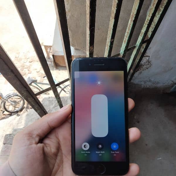 I phone se 2020 10by10 64gb (03299182468) My WhatsApp 2