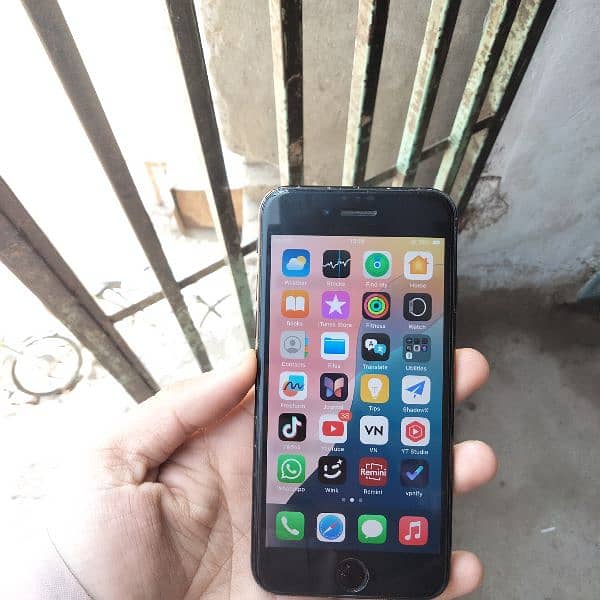 I phone se 2020 10by10 64gb (03299182468) My WhatsApp 5