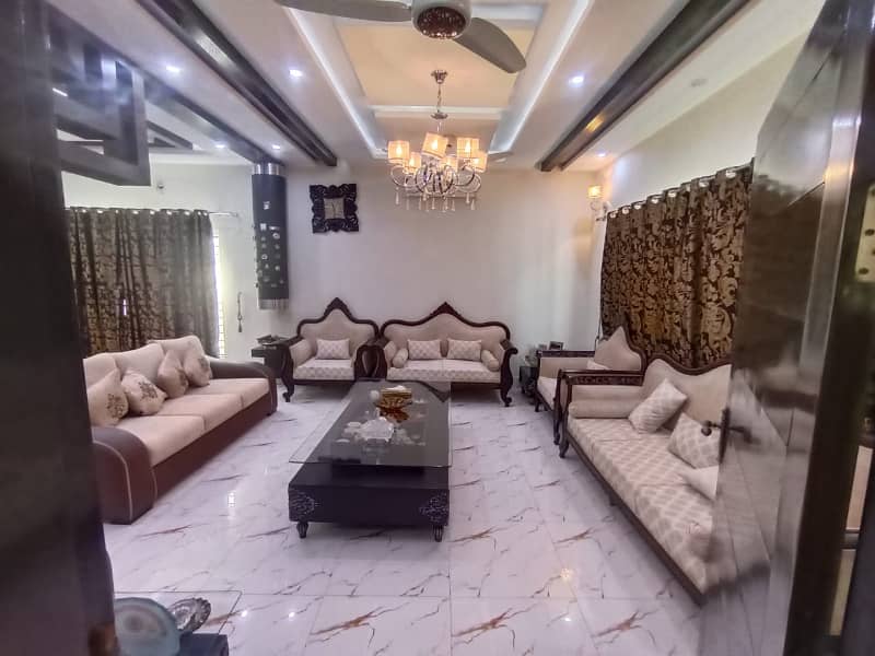 One Kanal Used Modern Design Bungalow For Sale At Prime Location Of DHA Lahore Near To Park masjid & Commercial Market. 1