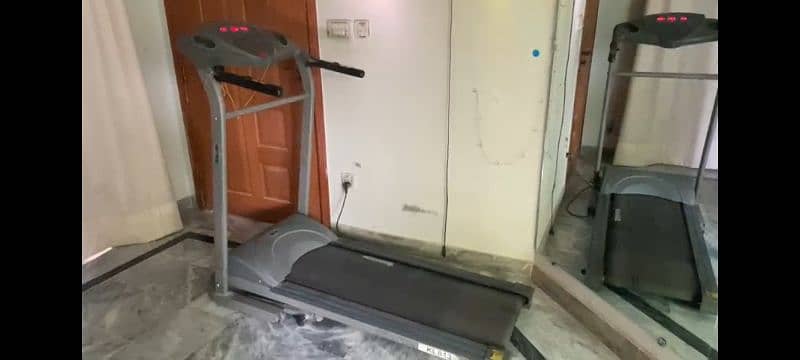 SLIM LINE Auto Treadmil 1