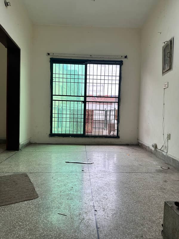 4 Marla Upper Portion Available For Rent (Ghousia Colony) 2