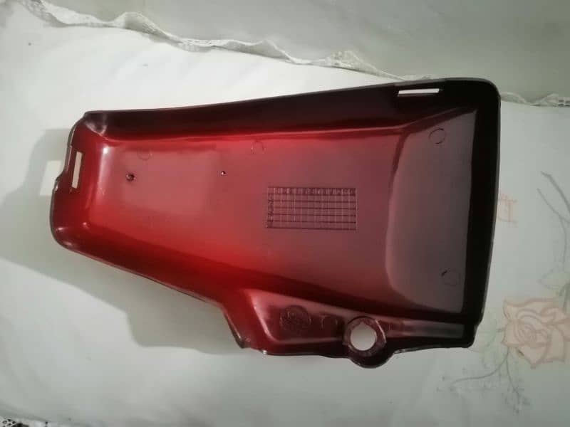 Honda CG125 side covers (tappy) 2015 model 3