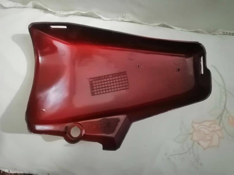 Honda CG125 side covers (tappy) 2015 model 4