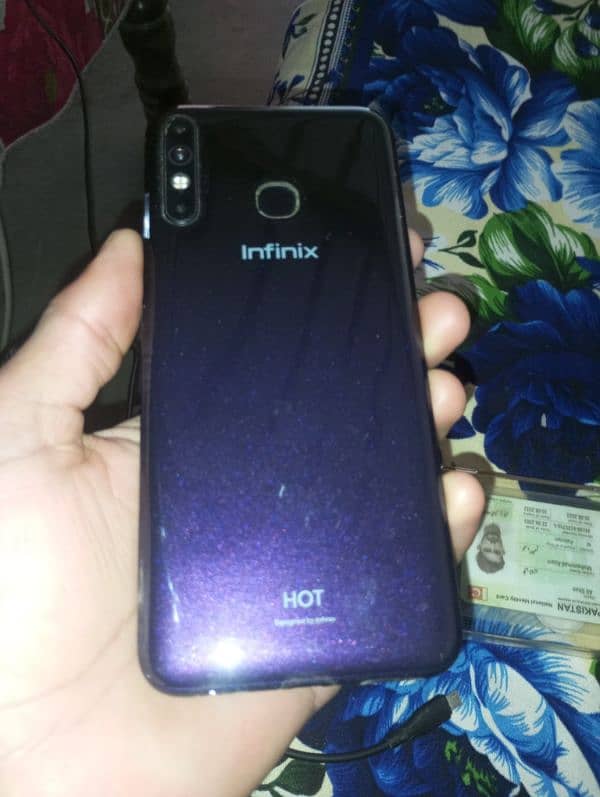 infinix hot 8 4/64 4