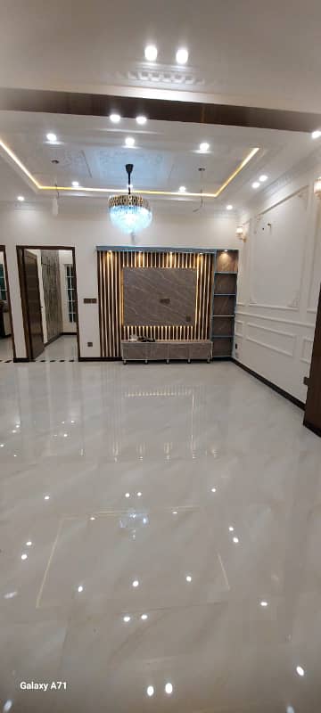 10 Marla Brand New House For Rent Upper Portion In L-Block Khayaban-e-Amin Society Lhr. 8