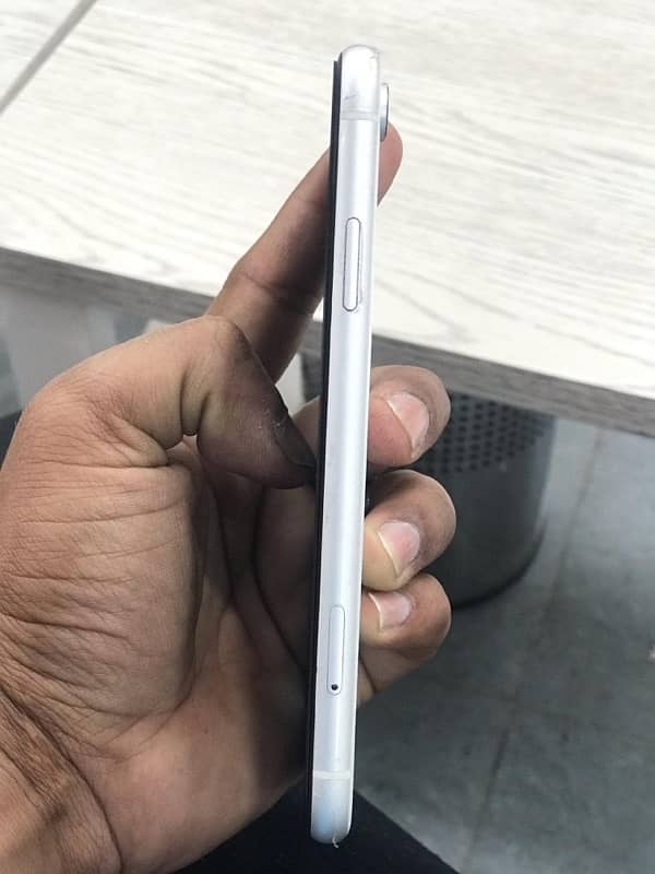 iPhone xr 10by10 all ok hai 5