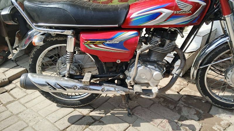 Honda 125 Red color 2019 was number in model 21 1