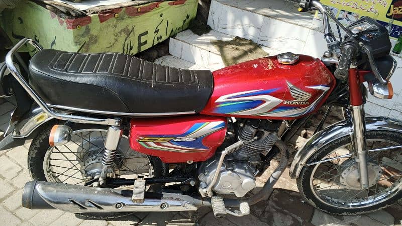 Honda 125 Red color 2019 was number in model 21 3