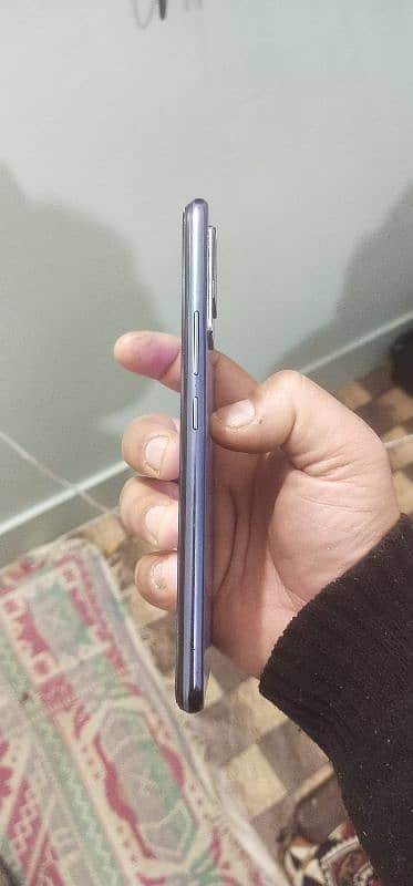 VIVO V21 E LIKE new condition 4