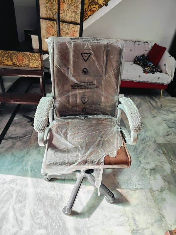 Computer executive Chair Brand New Condition 2