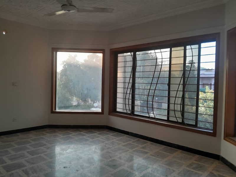 F-11/4 Beautiful House 2/Kanal Very Reasonable Rent Please Contact Us More Details: 6