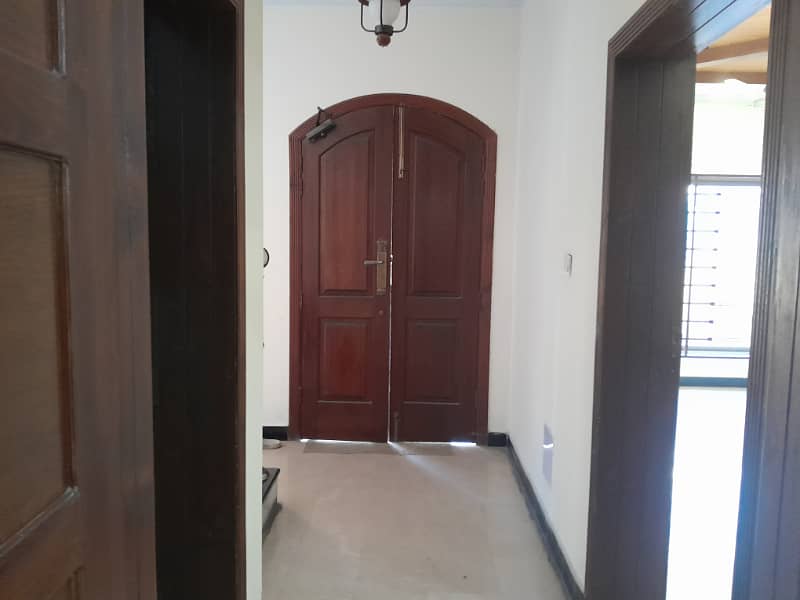 F-11/4 Beautiful House 2/Kanal Very Reasonable Rent Please Contact Us More Details: 16