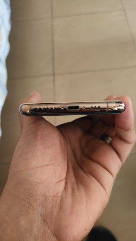 Iphone 11 pro pta Approved 4