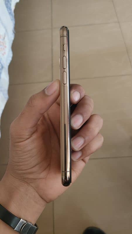 Iphone 11 pro pta Approved 6