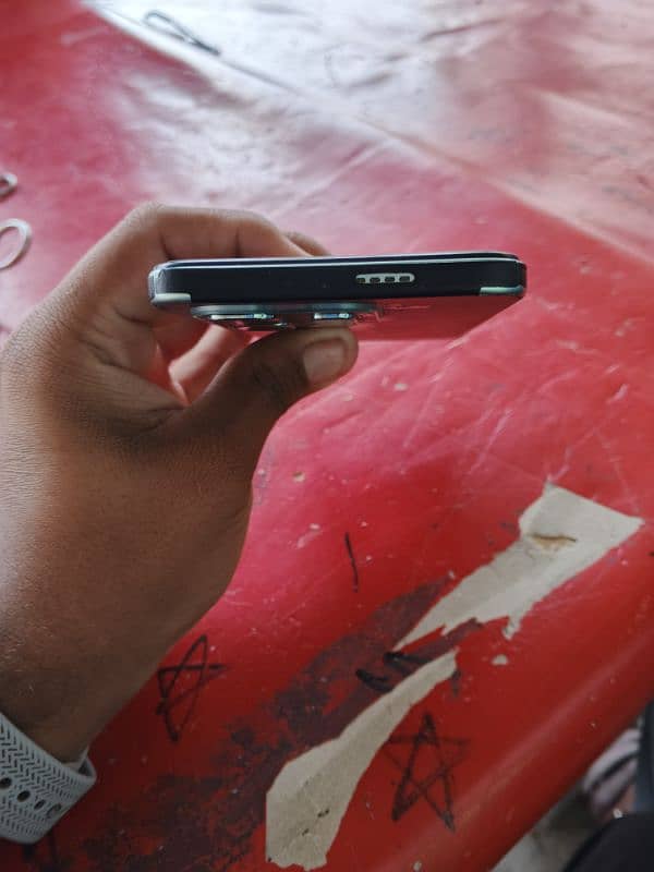 Infinix hot 50i 1 month used 2