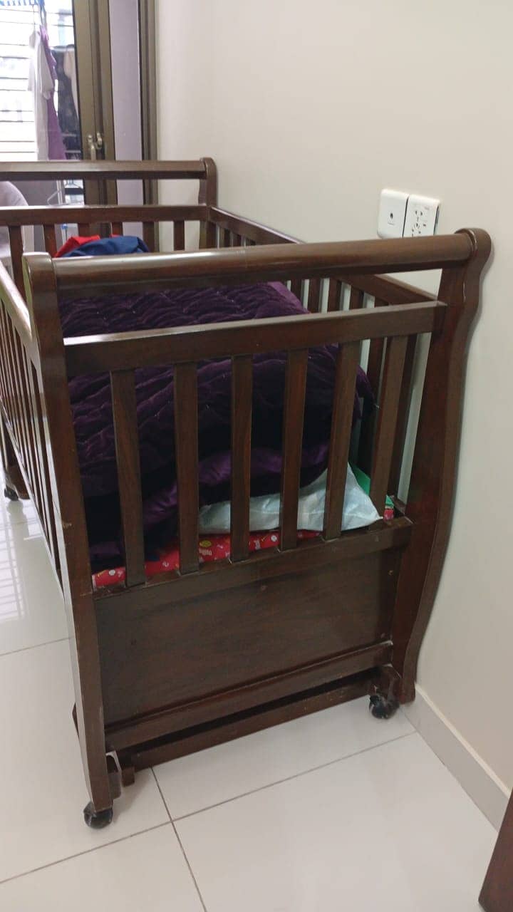 Wooden cot 2