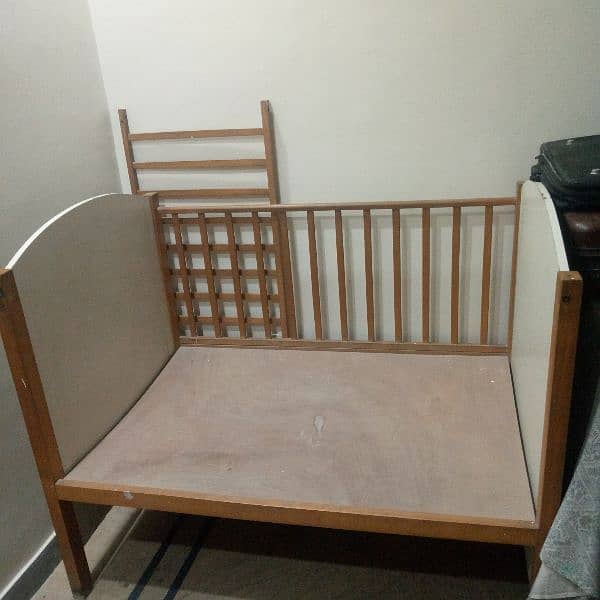 Large Baby  Cot/Bed 2