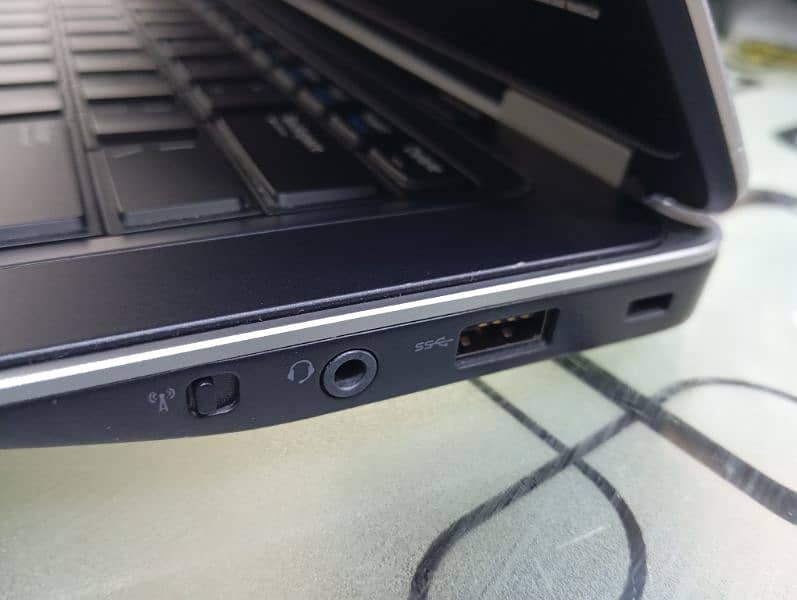 Dell Latitude E7440 4