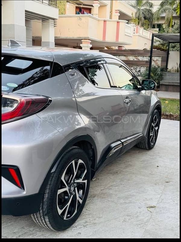 Toyota C-HR 2017 3