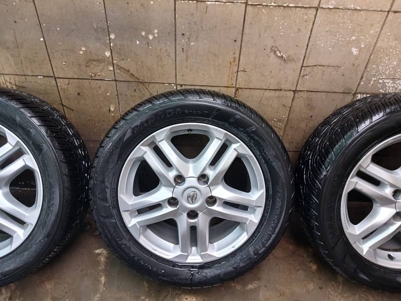 Land cruiser 2012 alloy rims and tyre 1