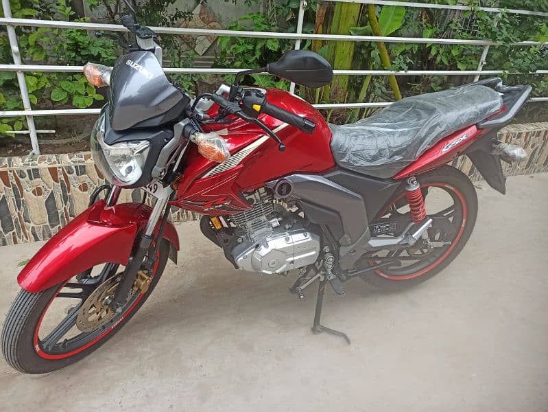 Suzuki GSX 125 Red Colour 2400km drived 2