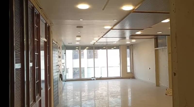 8 Marla 4th Floor Office With Elevator For Rent In DHA Phase 5,Block B, Lahore. 6