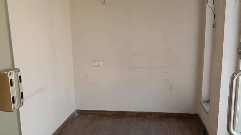 8 Marla 4th Floor Office With Elevator For Rent In DHA Phase 5,Block B, Lahore. 18