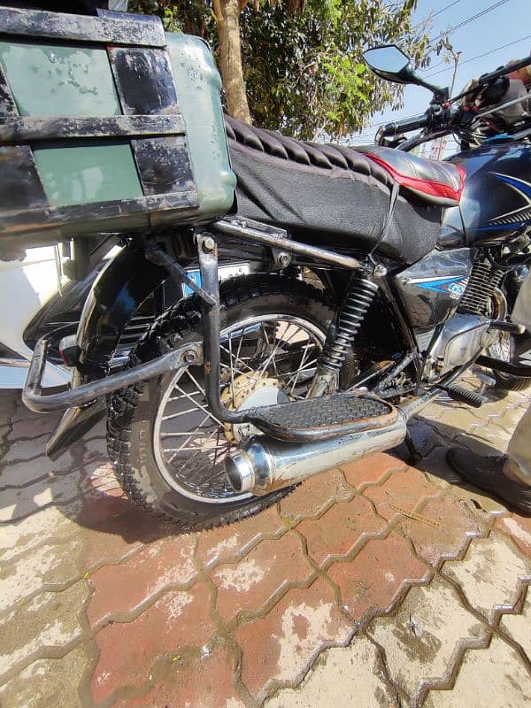 Suzuki GS 150 for sale fully equipped with all tourig stuff 8