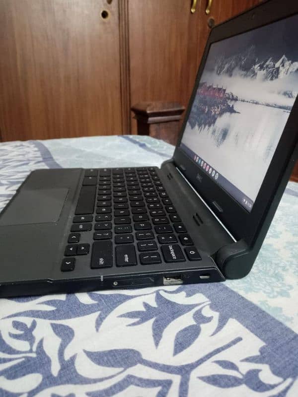 Chromebook laptop 1