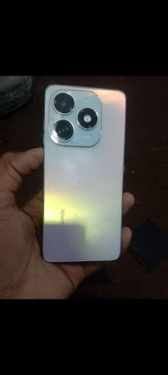 Tecno spark 20 with box