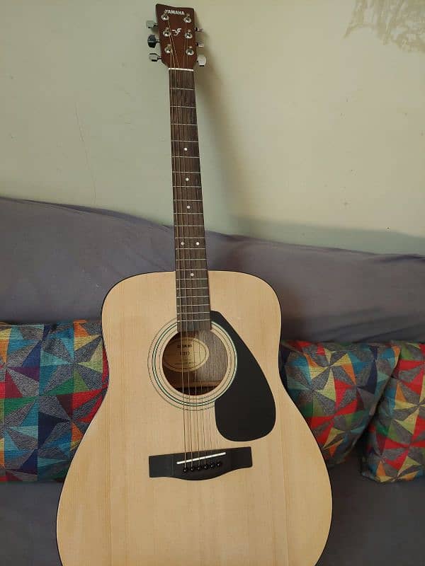 yamaha guitar ,used like new 1