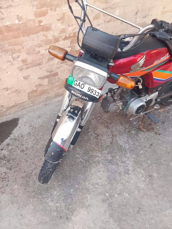 Honda CD70 4