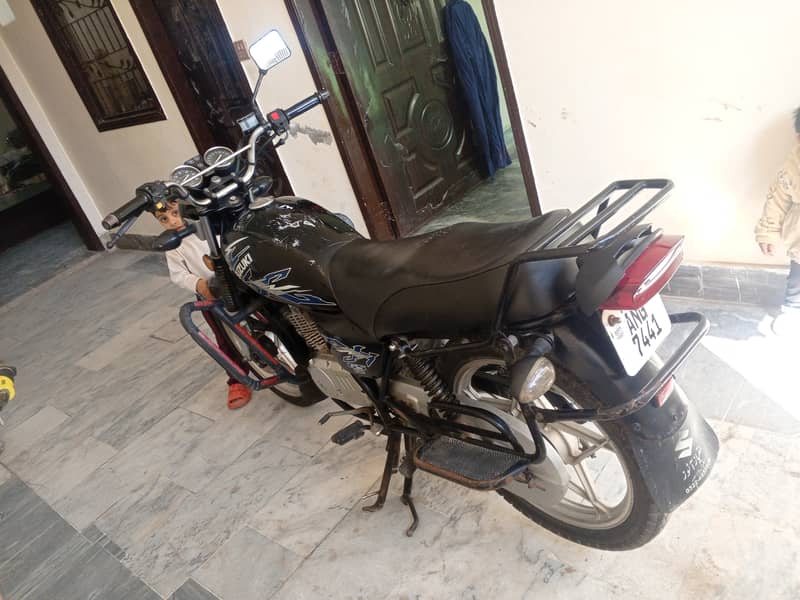 Suzuki  GS 150  ( Model  2022) Total Genuine 1