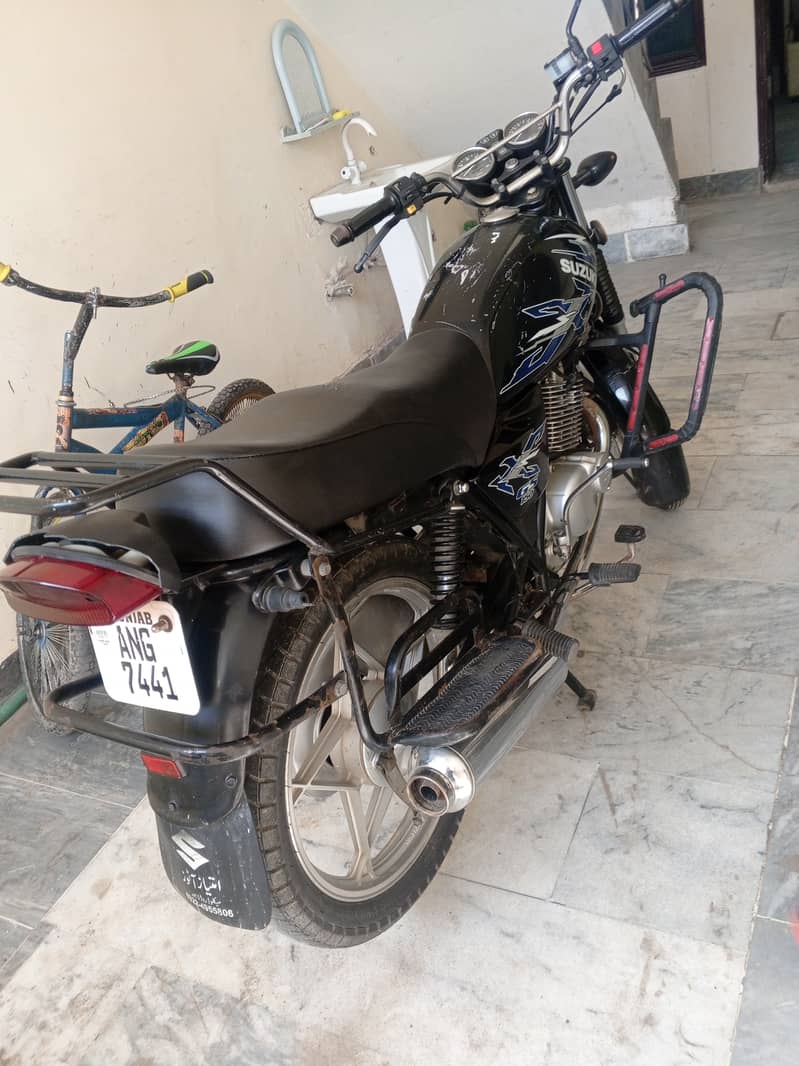 Suzuki  GS 150  ( Model  2022) Total Genuine 2