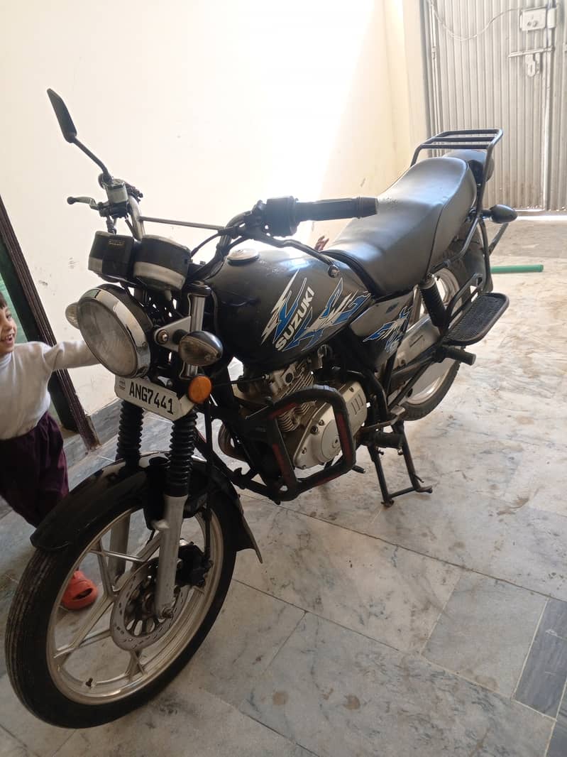 Suzuki  GS 150  ( Model  2022) Total Genuine 3