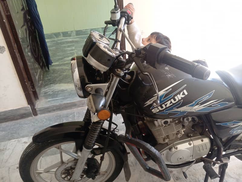 Suzuki  GS 150  ( Model  2022) Total Genuine 5