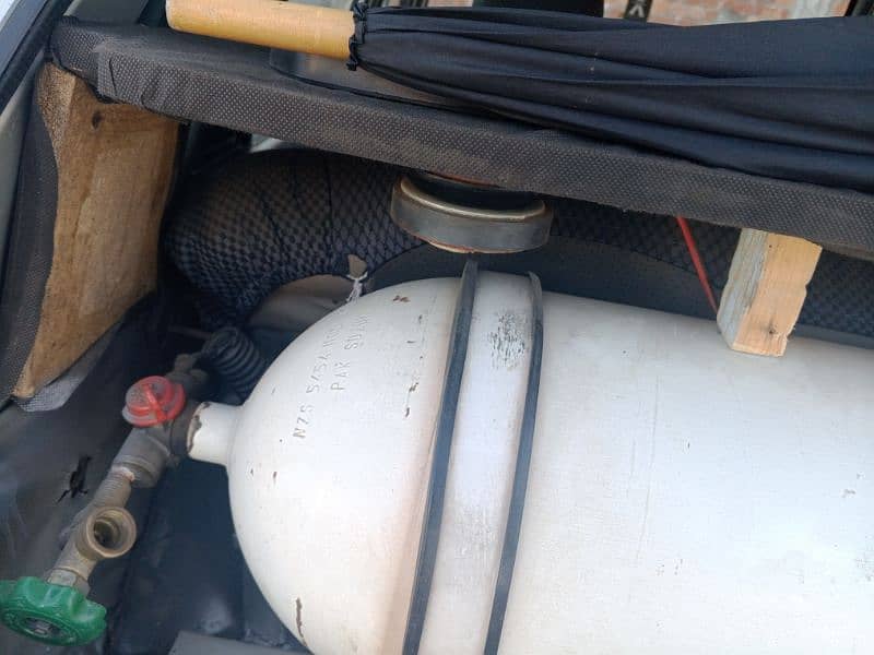 Genuine CNG cylinder with kit in good condition for sale 1