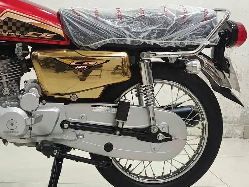 HONDA CG-125 GOLD-EDITION MODEL 2024 4