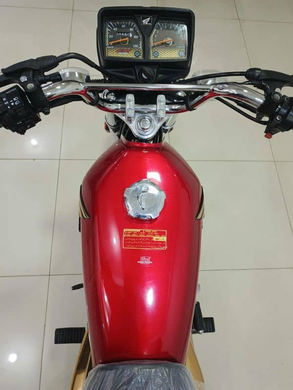 HONDA CG-125 GOLD-EDITION MODEL 2024 9