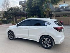 Honda Vezel 2016