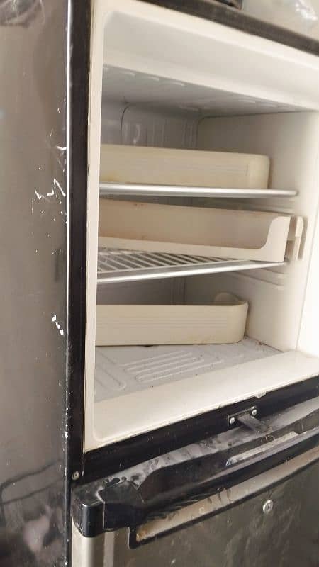 Orient 16 cubic feet Fridge 1