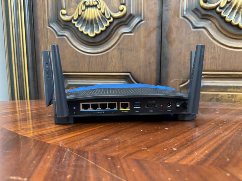 Linksys WRT3200ACM Wi-Fi Router – Almost New! 2