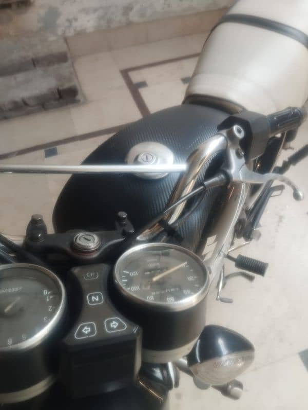 "Suzuki Bike for Sale – Excellent Condition & Best Price!" 4