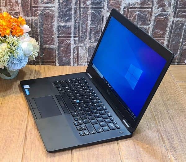 Dell latitude e7470 i5 6th generation 8/265 gb ssd 0