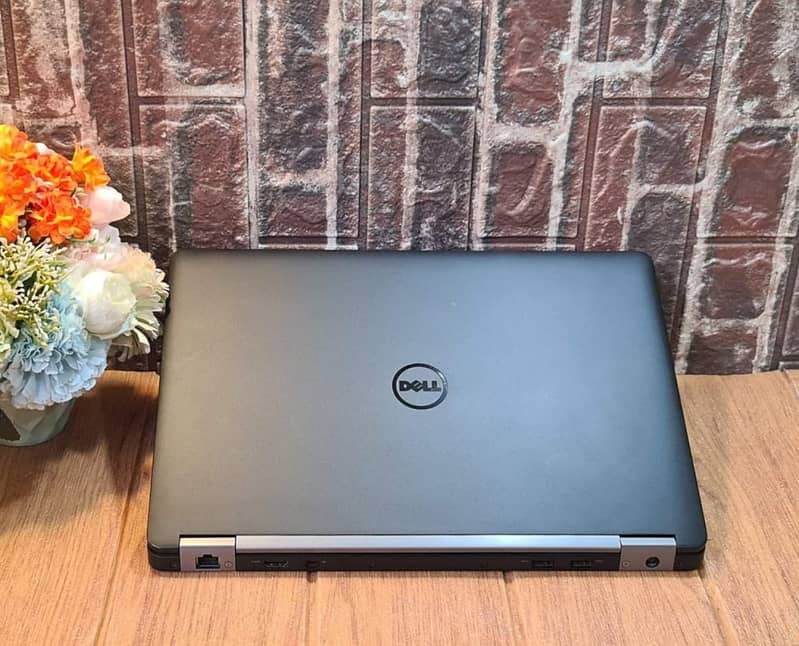 Dell latitude e7470 i5 6th generation 8/265 gb ssd 1