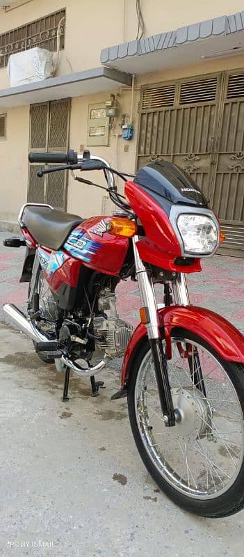 HONDA CD 70 DREAM 2025 5