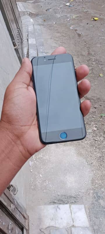 IPHONE 7 (32GB) 4