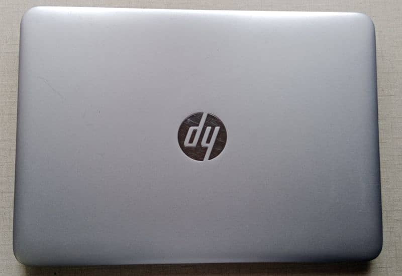 HP elitebook 8gb ddr4 ram 128gb ssd 4gb graphic card display 14 0