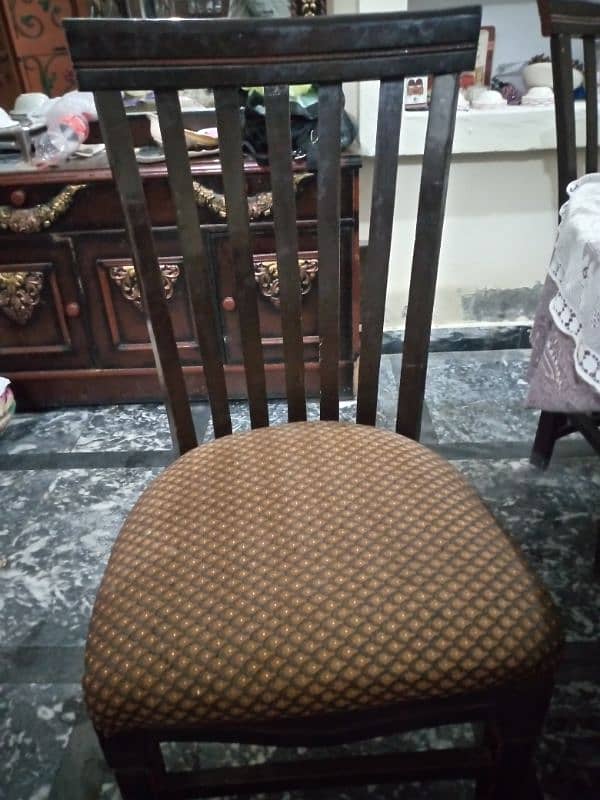 Dining Table with 8 chairs for sale 1