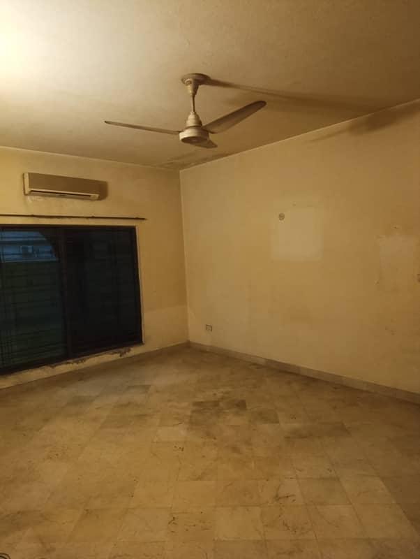 1 Kanal House near polo ground 14